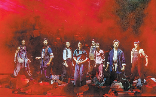 新版舞剧《铁道游击队》首演 “铁血”表达焕新红色经典(新版舞剧《铁道游击队》在线观看)