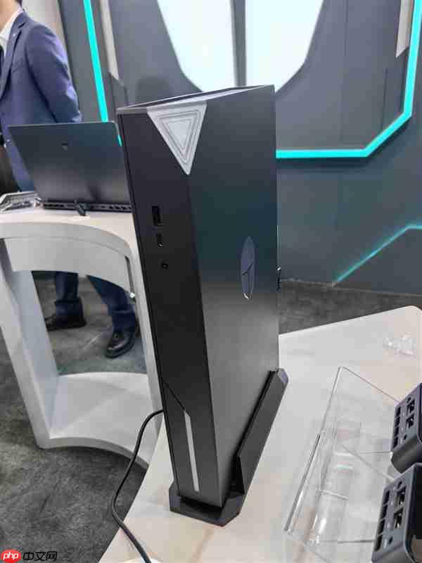 雷神MIX G2独显游戏迷你主机亮相：行业首款Ultra 9 275HX + RTX 5090