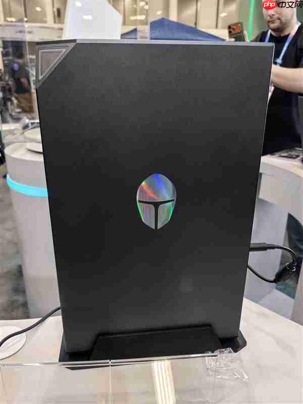 雷神MIX G2独显游戏迷你主机亮相：行业首款Ultra 9 275HX + RTX 5090