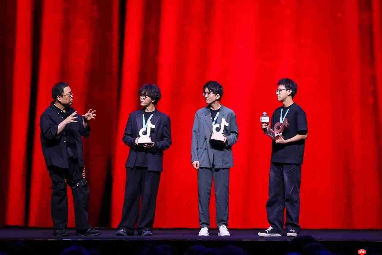 罗永浩“科技春晚”推荐抖音精选App：“让懂行用户为你挑选万里挑一的好内容”