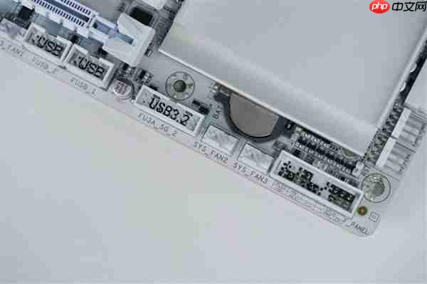 实木+皮革都用上了!技嘉木雕X870E AERO X3D WOOD主板图赏