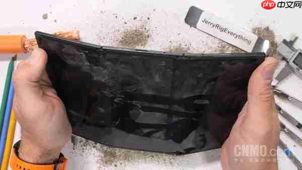 三星Z TriFold耐用性不及Z Fold 7？测试时手机当场报废