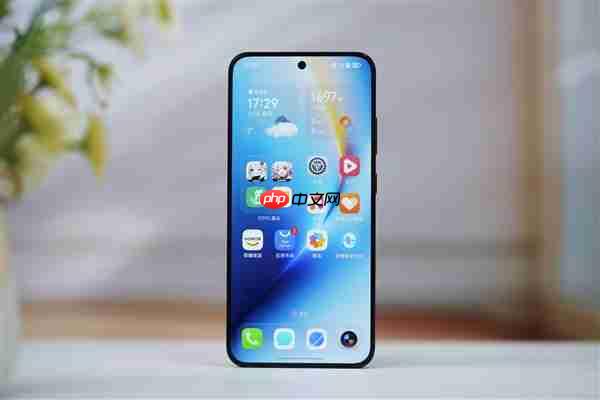 10000mAh巨无霸电池仅2599元起！荣耀WIN RT图赏