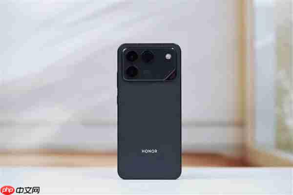 10000mAh巨无霸电池仅2599元起！荣耀WIN RT图赏