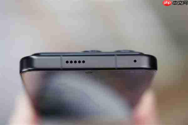 10000mAh巨无霸电池仅2599元起！荣耀WIN RT图赏