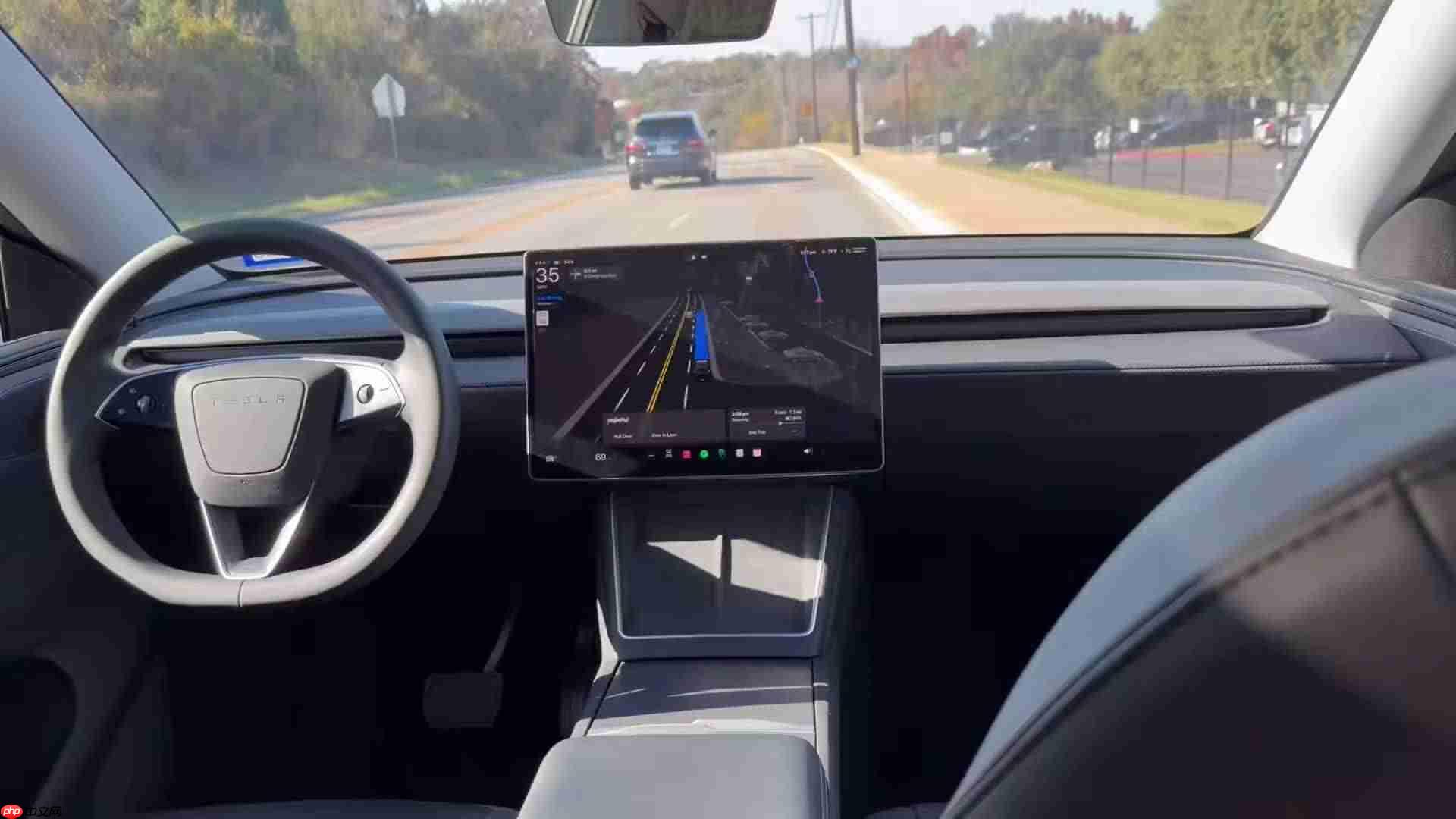 马斯克亲测无安全员 Robotaxi 自动驾驶网约车，直言体验“完美”