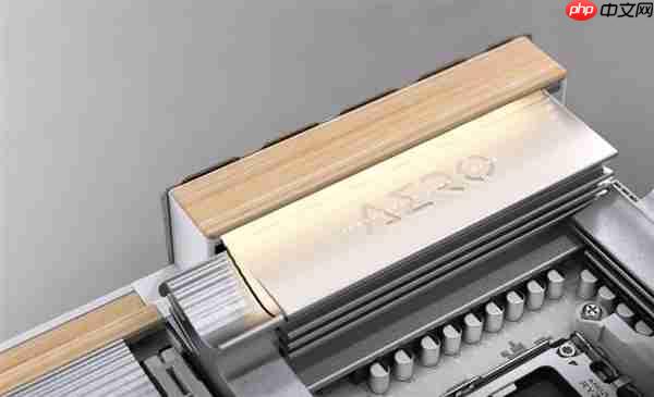 主板用上木头、皮革：技嘉X870E AERO X3D WOOD开售！定价3999元
