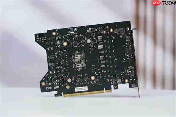 ITX性能小钢炮!七彩虹RTX 5070 Mini OC 12GB图赏