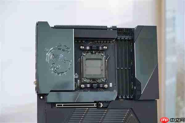 限量1000块!微星MEG X870E GODLIKE X EDITION主板图赏