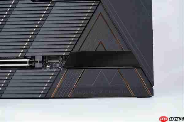 限量1000块!微星MEG X870E GODLIKE X EDITION主板图赏