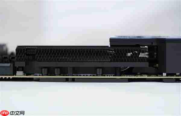 限量1000块!微星MEG X870E GODLIKE X EDITION主板图赏