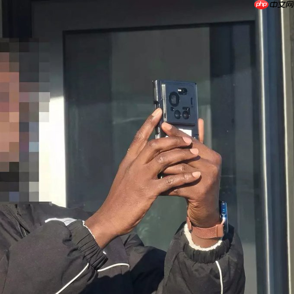 小米17 Ultra外观渲染图来了:经典大圆镜头回归 没有背屏