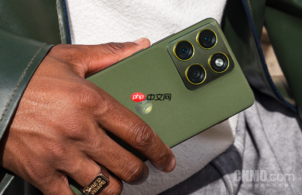 摩托罗拉X70 Ultra配置曝光:搭载骁龙8 Gen5移动平台