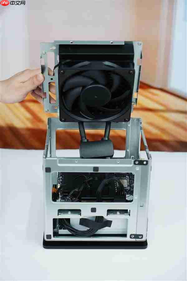 全球首个液冷迷你机!abee AI Station 395 Max工作站图赏