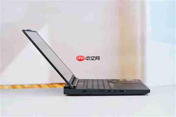 专业OLED超竞屏！联想拯救者Y9000P 2025AI元启游戏本图赏