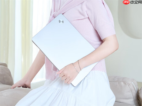 机械革命星耀14星光白轻薄本上新:锐龙AI 9 H 365首发6299元