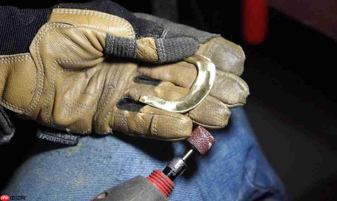 太帅了！ 粉丝用传统工艺自制《巫师4》希里cos服