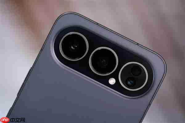 全新横向跑道式设计！荣耀500系列图赏