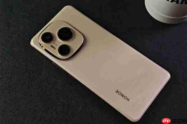 荣耀重磅出击，搭载10000mAh大容量电池的三大手机即将上市，或将淘汰充电宝时代