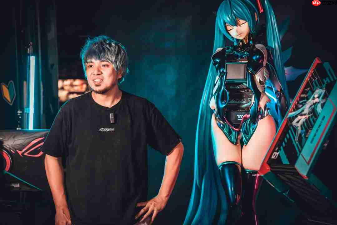 全球首台初音未来人形造型电竞主机 栩栩如生！