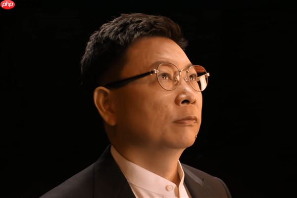 余承东首晒华为Mate 80 Pro Max真机！双圆环设计 外观史无前例