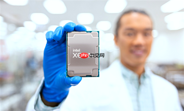 散热大幅提升!英特尔直接将散热器封装进芯片