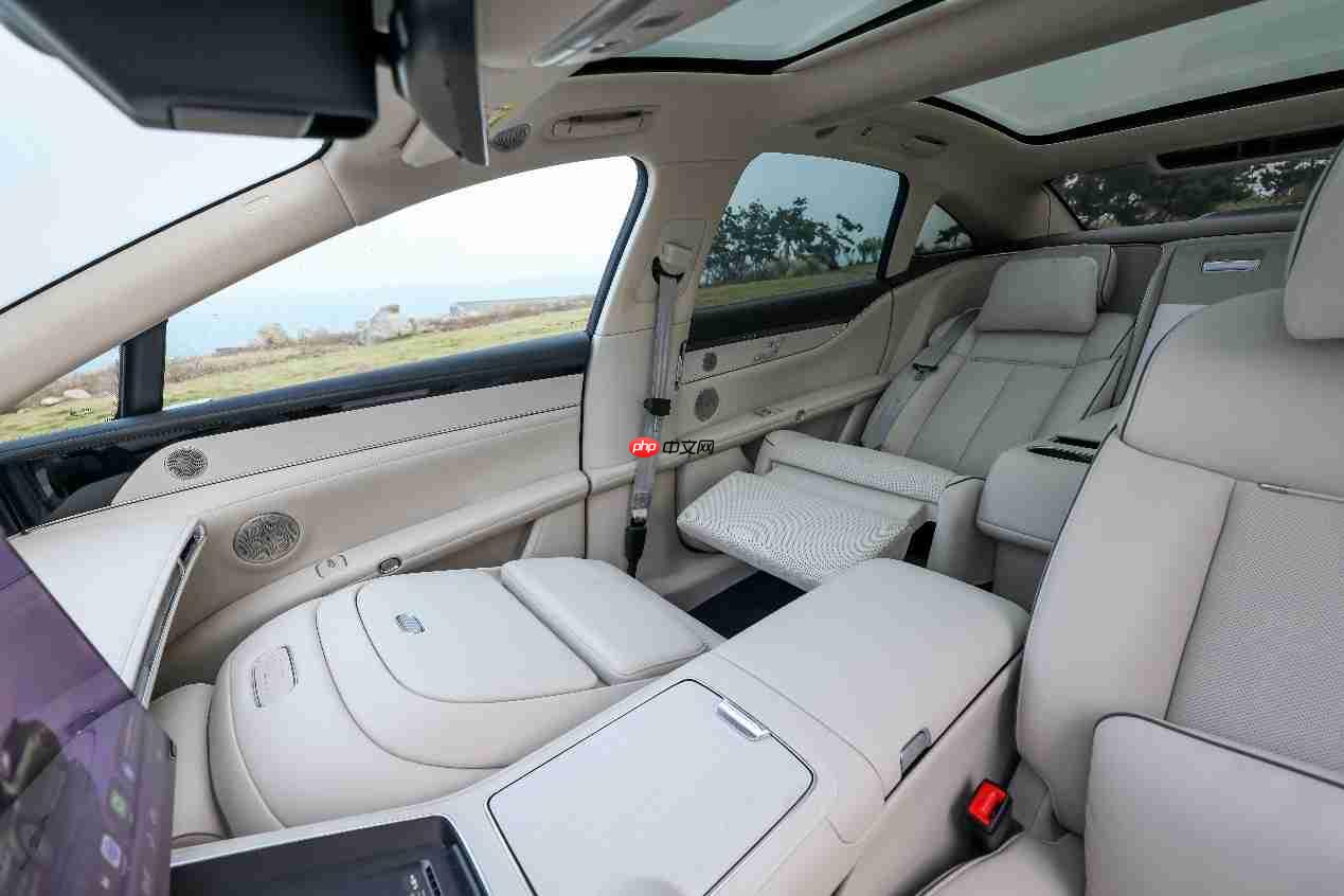 新款享界S9正式开启小订,以“豪华满配”发起降维打击