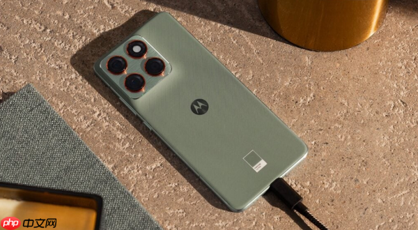 联想moto edge 70全球发布:5.99mm机身配骁龙7G4