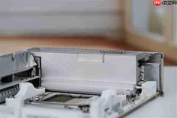 支持10000MT/s内存!微星MPG X870I EDGE TI EVO WIFI主板图赏