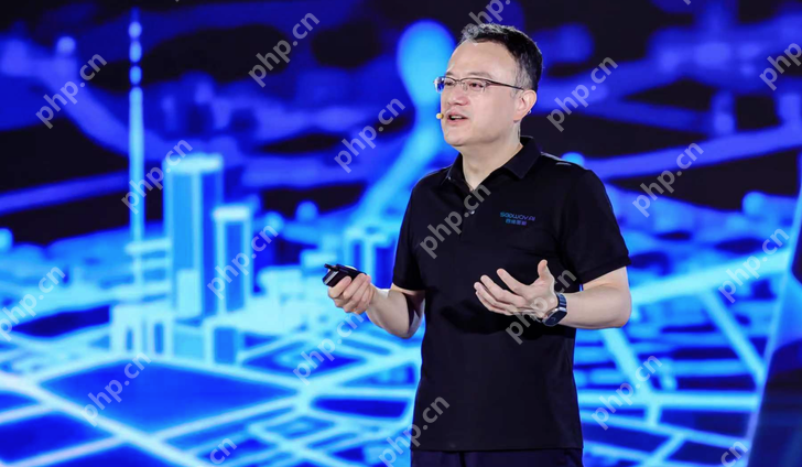 四维图新CEO程鹏:不做第一个吃螃-蟹的人,2028年AI营收将占七成 - php中文网