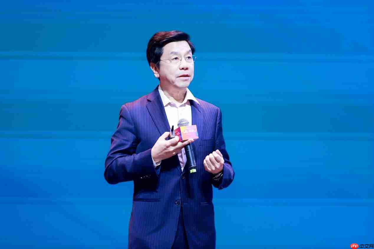 零一万物联合开源中国推出OAK平台,目标打造Agent世界的“生态适配器”