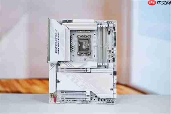 雪景房主机必看!技嘉电竞冰雕Z890 AORUS PRO ICE主板图赏