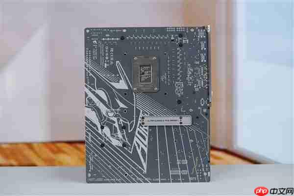 雪景房主机必看!技嘉电竞冰雕Z890 AORUS PRO ICE主板图赏