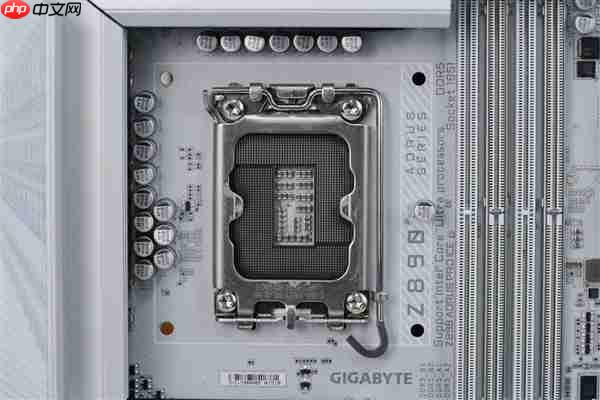 雪景房主机必看!技嘉电竞冰雕Z890 AORUS PRO ICE主板图赏