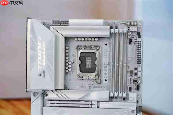 雪景房主机必看!技嘉电竞冰雕Z890 AORUS PRO ICE主板图赏