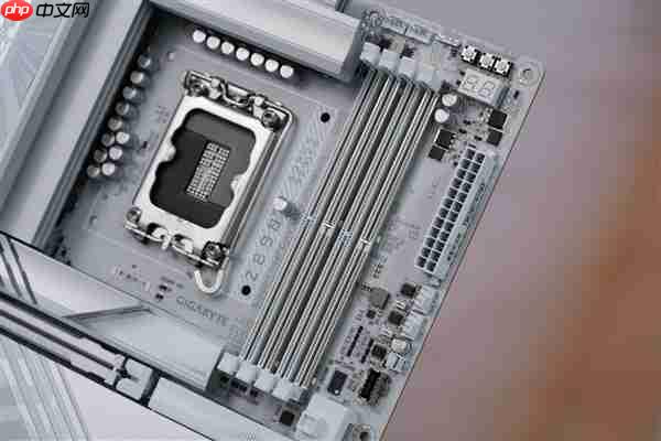 雪景房主机必看!技嘉电竞冰雕Z890 AORUS PRO ICE主板图赏