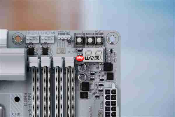 雪景房主机必看!技嘉电竞冰雕Z890 AORUS PRO ICE主板图赏