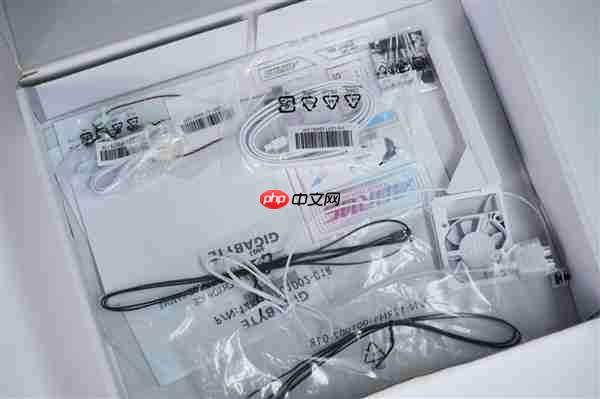 雪景房主机必看!技嘉电竞冰雕Z890 AORUS PRO ICE主板图赏