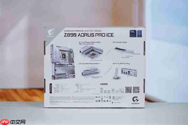 雪景房主机必看!技嘉电竞冰雕Z890 AORUS PRO ICE主板图赏