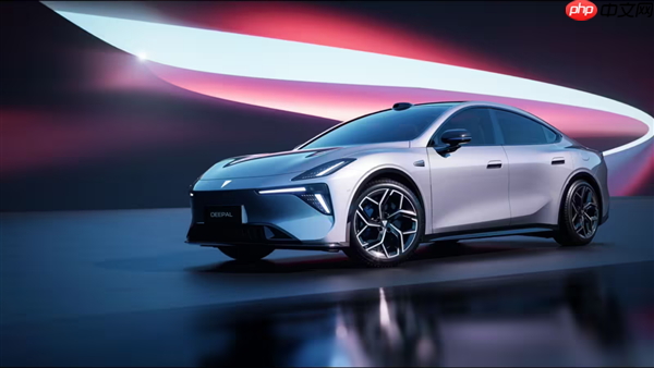 深蓝 L06全球首搭3nm座舱芯 邓承浩:汽车芯片要求已远超手机