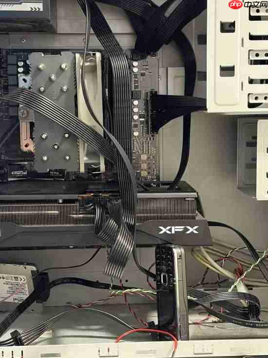 网友晒出独特显卡支架，诺基亚风格独显风采