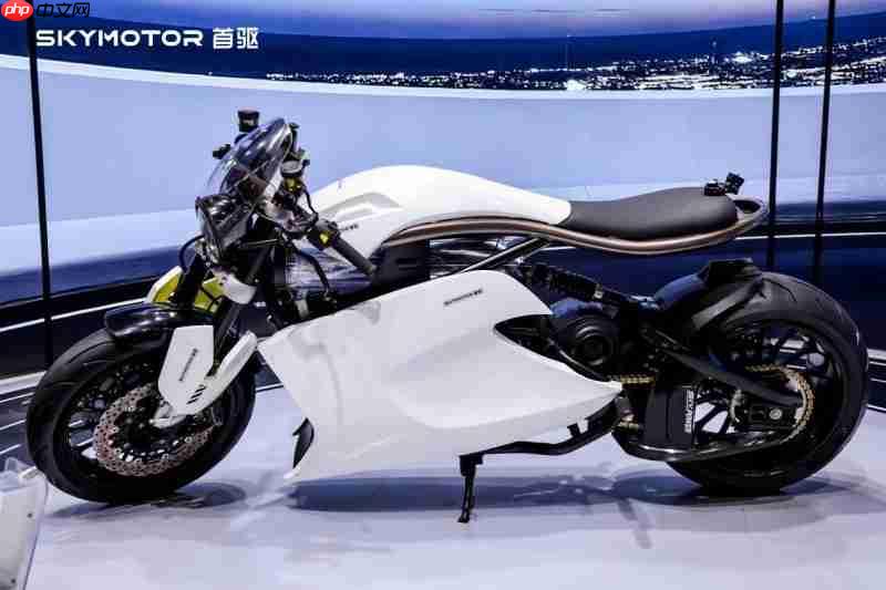 刷新国内纪录!首驱超高速电摩F3赛道狂飙155km/h,剑指F1国际舞台