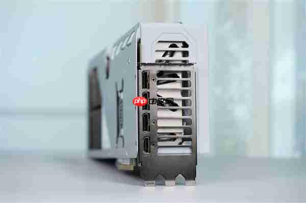 精美纯白设计!技嘉AUROS RTX 5080 MASTER ICE显卡图赏