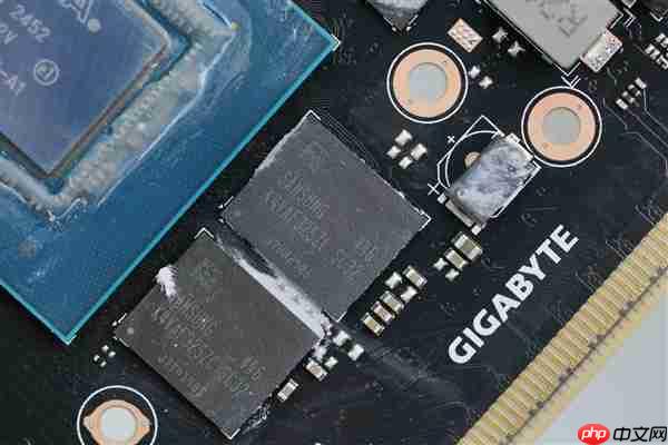 精美纯白设计!技嘉AUROS RTX 5080 MASTER ICE显卡图赏