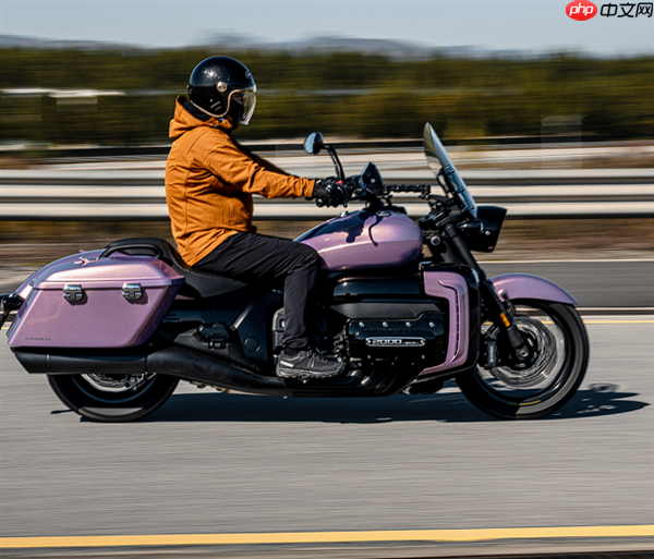 18.98万起、配水平对置8缸机!长城灵魂巡航摩托车S2000C上市