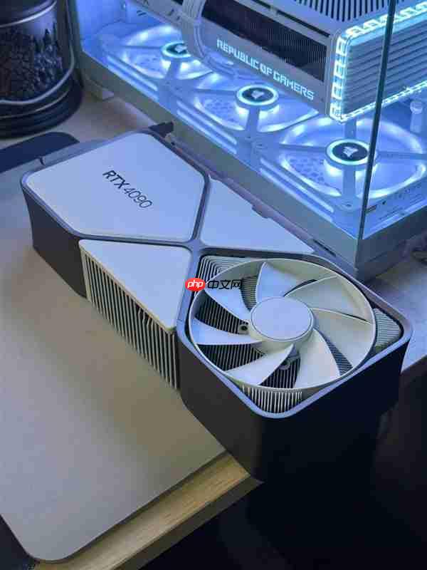 玩家自制纯白色RTX 4090：只差一点就完美