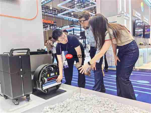 视源股份机器人产品集中亮相 产品已在海外市场陆续实现落地部署