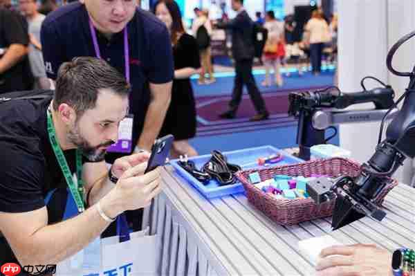 视源股份机器人产品集中亮相 产品已在海外市场陆续实现落地部署