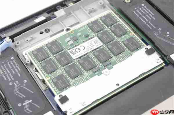 NVIDIA RTX PRO 5000专业显卡首测:居然搭配128GB CAMM2内存