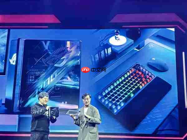 2199元起 华硕ROG发布积木熊联名键盘、路由器